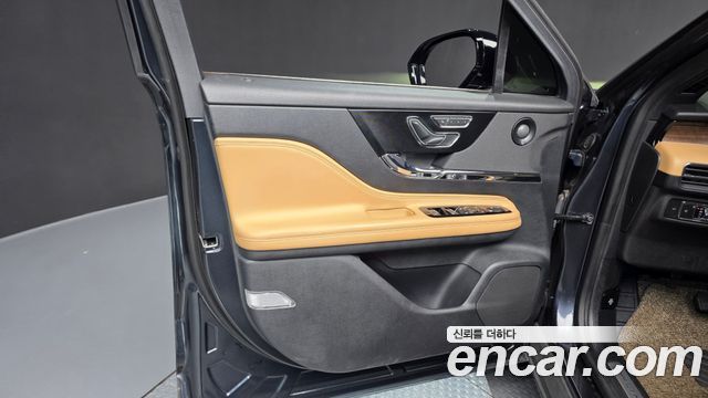 Lincoln Corsair 2.0 Reserve AWD 2021 — фото 24