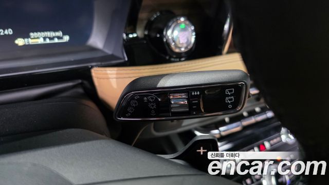 Lincoln Corsair 2.0 Reserve AWD 2021 — фото 32