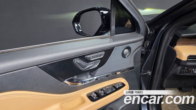 Lincoln Corsair 2.0 Reserve AWD 2021 — фото 38