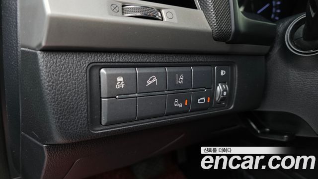 KG Mobility (SsangYong) Rexton Sports Khan Diesel 2.2 4WD Professional X (5-Link) 2019 — фото 18