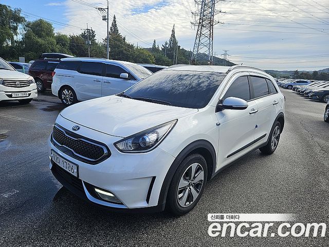 Kia Niro Prestige 2018 — фото 2