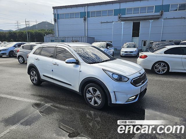 Kia Niro Prestige 2018 — фото 3