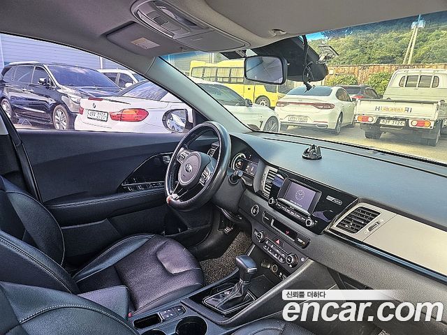 Kia Niro Prestige 2018 — фото 5
