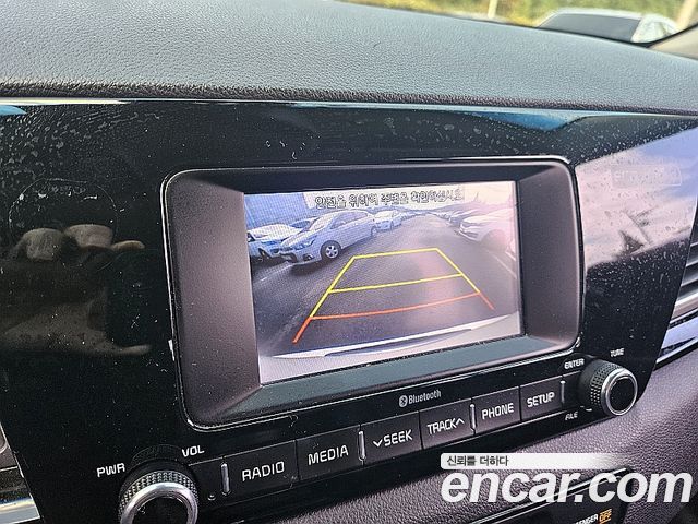 Kia Niro Prestige 2018 — фото 16