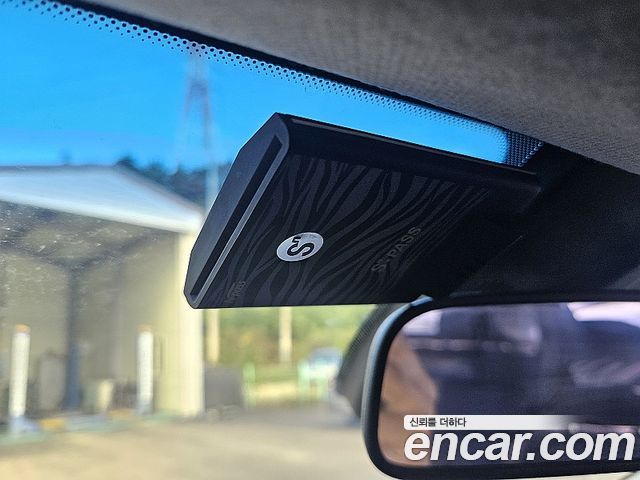 Kia Niro Prestige 2018 — фото 20