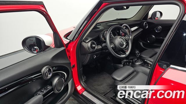 MINI Cooper 5Door HIGH 3rd 2020 — фото 10
