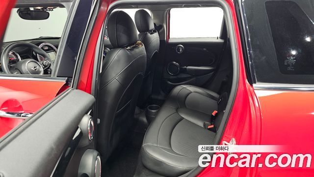 MINI Cooper 5Door HIGH 3rd 2020 — фото 11
