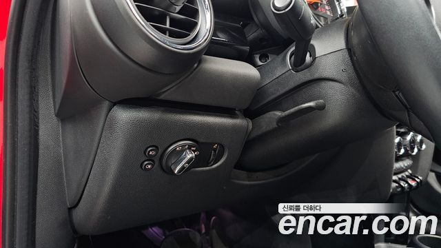 MINI Cooper 5Door HIGH 3rd 2020 — фото 16