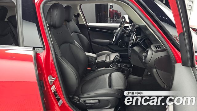 MINI Cooper 5Door HIGH 3rd 2020 — фото 26