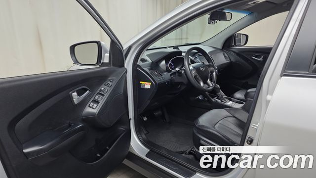 Hyundai Tucson ix Diesel(e-VGT) 2WD Smart 2015 — фото 10