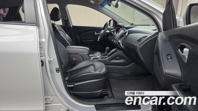 Hyundai Tucson ix Diesel(e-VGT) 2WD Smart 2015 — фото 11