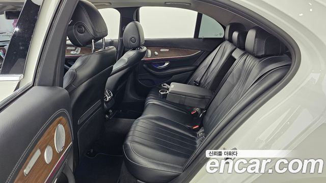 Mercedes-Benz E-Class (W213) E300 4MATIC Exclusive 2019 — фото 12