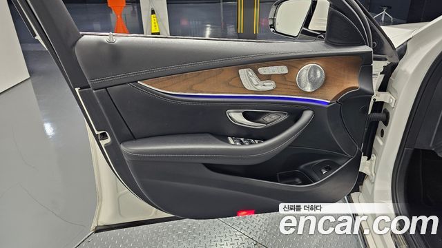 Mercedes-Benz E-Class (W213) E300 4MATIC Exclusive 2019 — фото 24