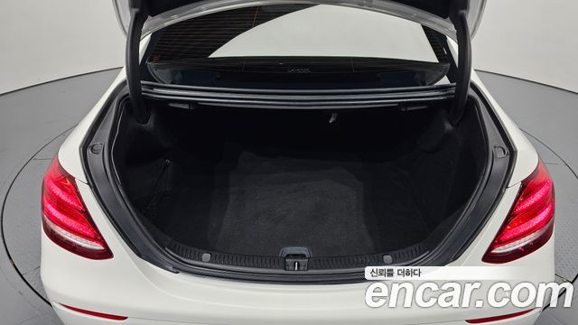 Mercedes-Benz E-Class (W213) E300 4MATIC Exclusive 2019 — фото 33