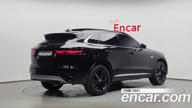 Jaguar F-PACE P 250 SE 2022 — фото 2