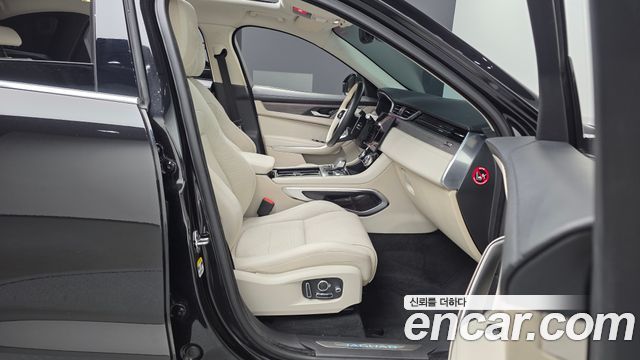Jaguar F-PACE P 250 SE 2022 — фото 11