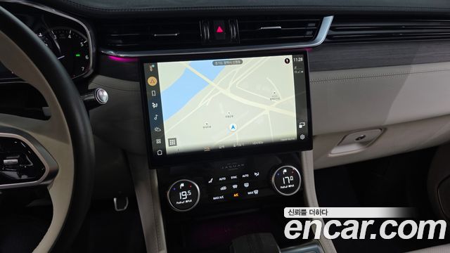 Jaguar F-PACE P 250 SE 2022 — фото 14