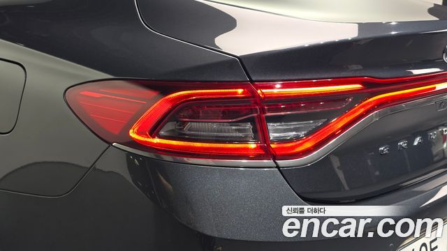 Hyundai Grandeur (IG) 3.0 Exclusive Special 2018 — фото 23
