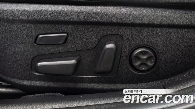 Hyundai Grandeur (IG) 3.0 Exclusive Special 2018 — фото 31