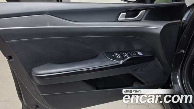 Kia K5 (III) 2.0 Prestige 2020 — фото 24