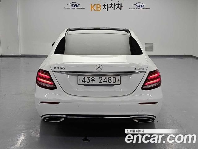 Mercedes-Benz E-Class (W213) E300 4MATIC Exclusive 2017 — фото 2