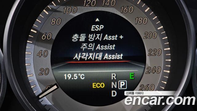 Mercedes-Benz E-Class (W212) E220 Bluetec Avantgarde Sport 2015 — фото 17