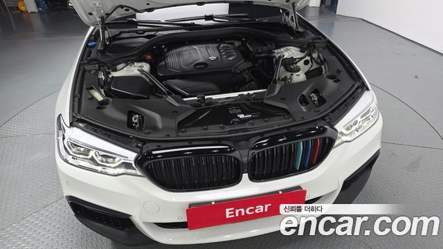 BMW 5 Series (G30) 520d xDrive M Sport Package Plus 2018 — фото 6
