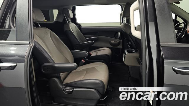 Kia Carnival (IV) Diesel 9-Seater Prestige 2025 — фото 12