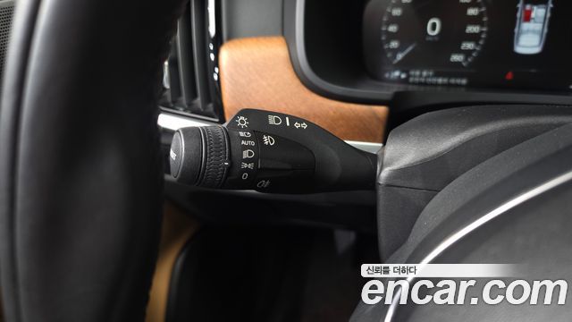 Volvo S90 D5 AWD Inscription 2019 — фото 35