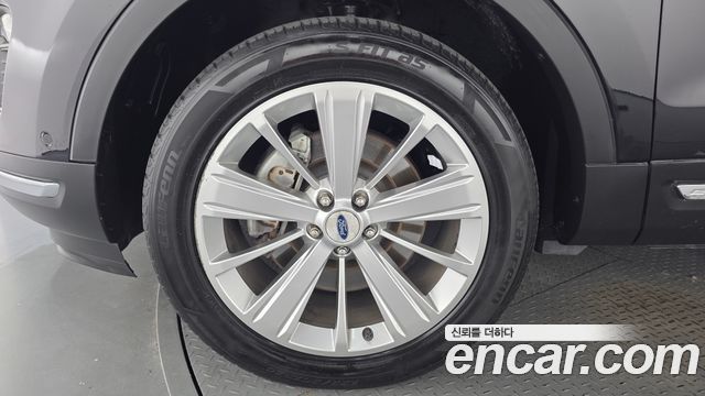Ford Explorer 2.3 Limited 4WD 5th 2019 — фото 5