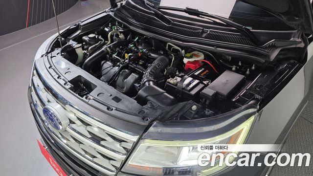 Ford Explorer 2.3 Limited 4WD 5th 2019 — фото 6