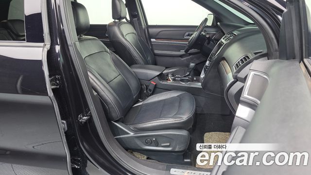Ford Explorer 2.3 Limited 4WD 5th 2019 — фото 11