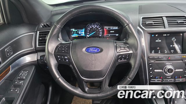 Ford Explorer 2.3 Limited 4WD 5th 2019 — фото 13