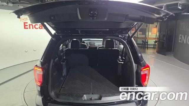 Ford Explorer 2.3 Limited 4WD 5th 2019 — фото 20
