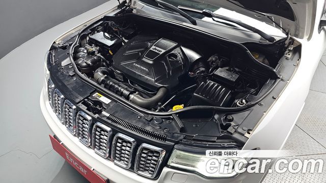 Jeep Grand Cherokee 3.0 Diesel Overland WK2 2018 — фото 6