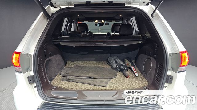 Jeep Grand Cherokee 3.0 Diesel Overland WK2 2018 — фото 20