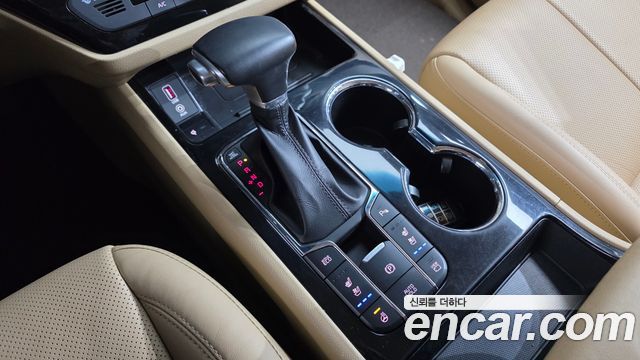 Kia Carnival 9-Seater Noblesse Special 2019 — фото 9
