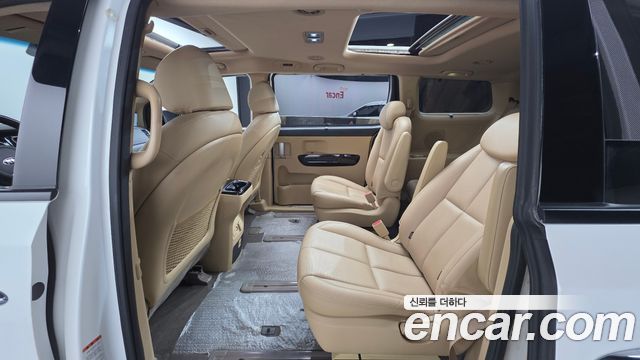 Kia Carnival 9-Seater Noblesse Special 2019 — фото 16