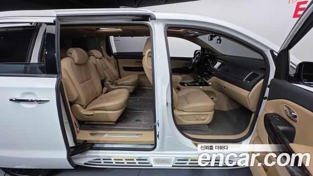 Kia Carnival 9-Seater Noblesse Special 2019 — фото 18