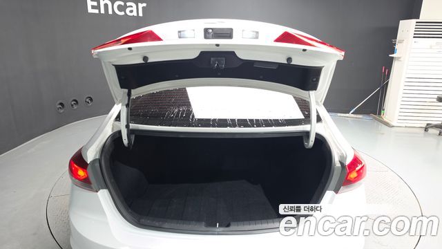 Hyundai Avante (AD) 1.6 GDI Value Plus 2018 — фото 20