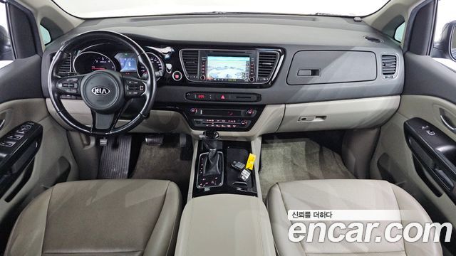 Kia Carnival 9-seater Prestige 2015 — фото 7