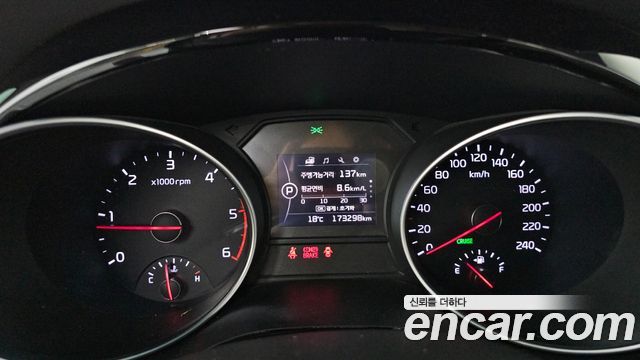 Kia Carnival 9-seater Prestige 2015 — фото 8