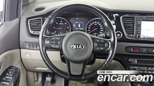Kia Carnival 9-seater Prestige 2015 — фото 13