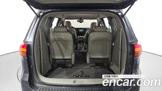 Kia Carnival 9-seater Prestige 2015 — фото 16