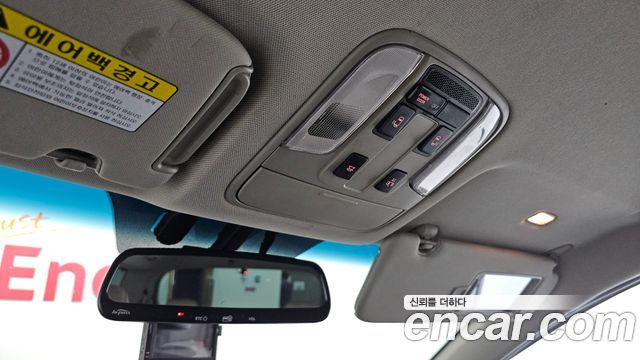 Kia Carnival 9-seater Prestige 2015 — фото 20
