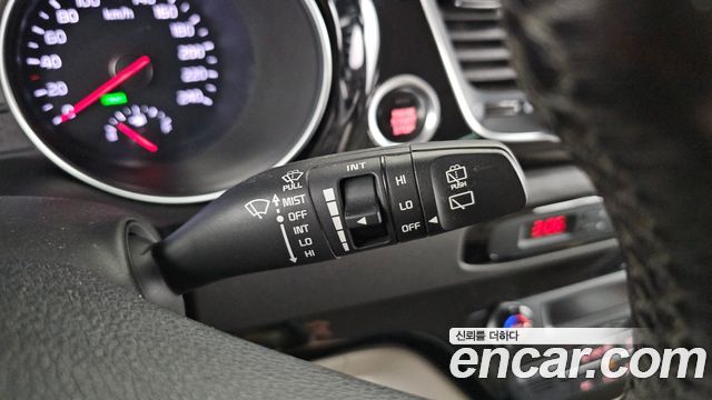 Kia Carnival 9-seater Prestige 2015 — фото 28