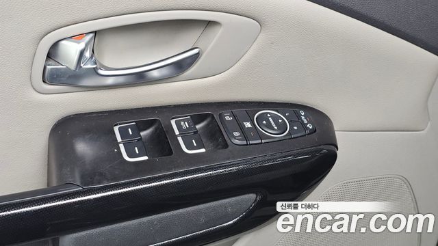 Kia Carnival 9-seater Prestige 2015 — фото 29