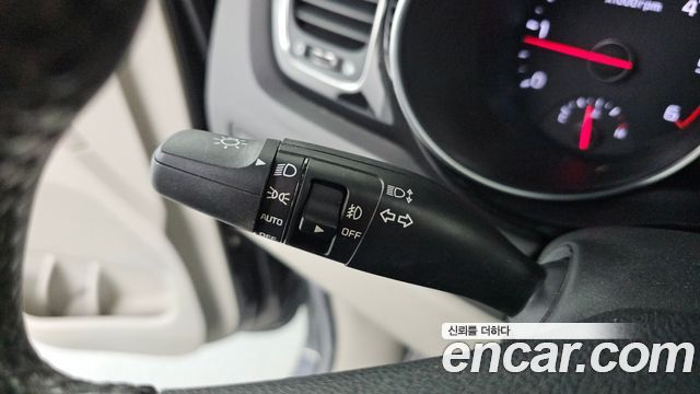 Kia Carnival 9-seater Prestige 2015 — фото 30