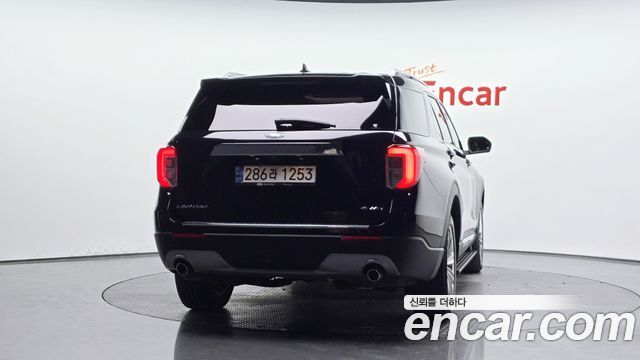 Ford Explorer (VI) 2.3 LimIted 4WD 2022 — фото 4