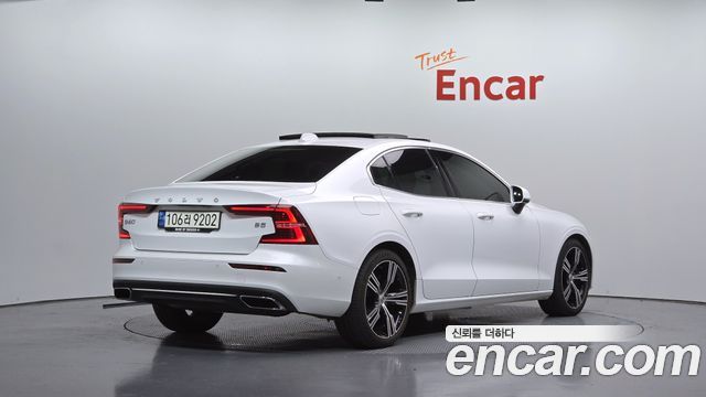 Volvo S60 (III) B5 Inscription 2022 — фото 2